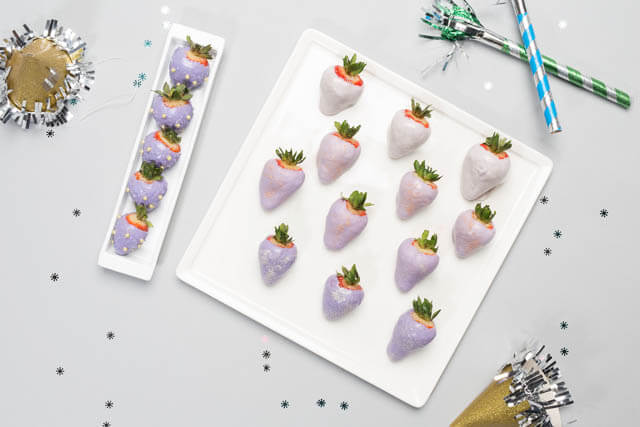 Ombre Chocolate Champagne Strawberries, 101 New Years Food Ideas 