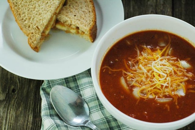 CROCKPOT CHILI WITH PEANUT BUTTER SANDWICHES