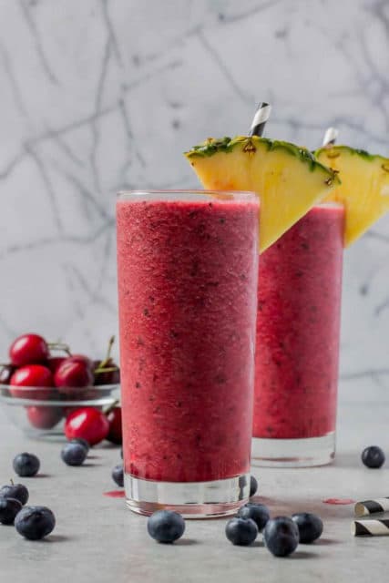 Berry Pineapple Smoothies 