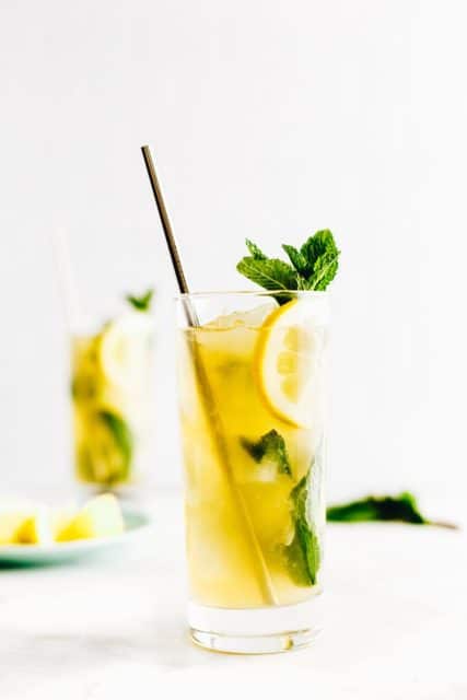  Whiskey Lemonade Cocktails with Mint Lemonade Ice Cubes