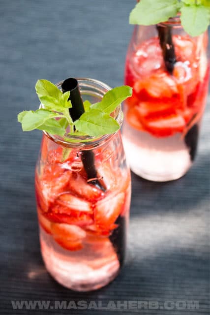 fresh strawberry infused water 