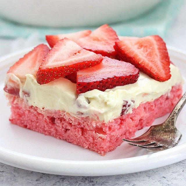 strawberry lemonade cake 