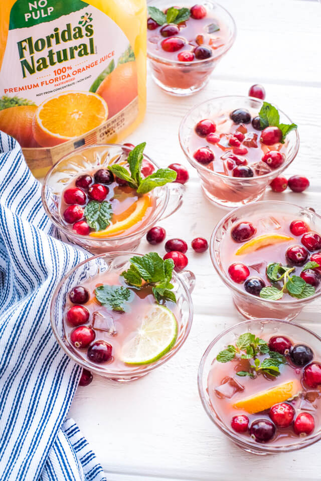 Christmas punch. 101 Christmas party food ideas 