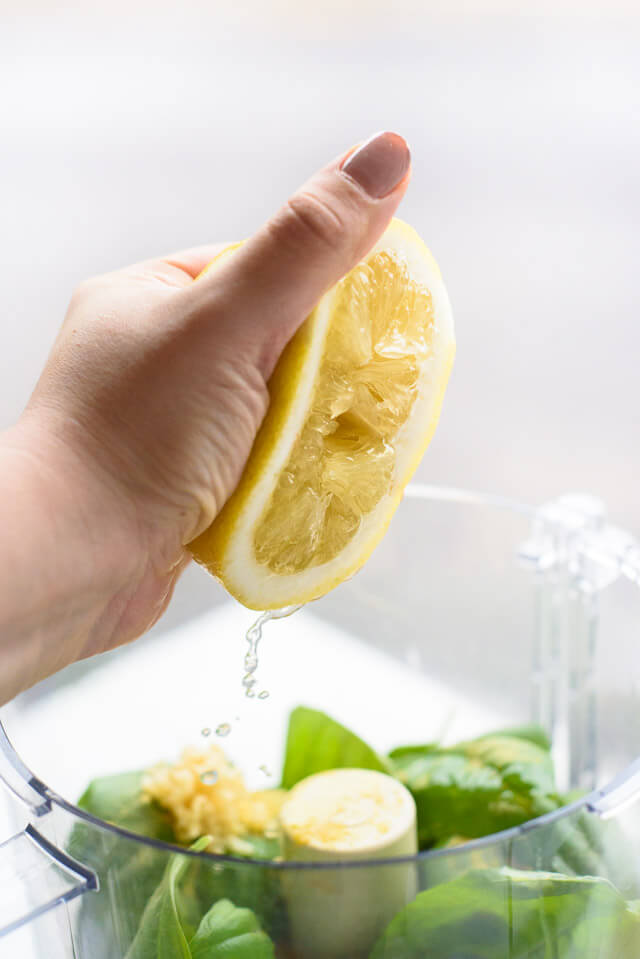 squeezing-lemon-pesto