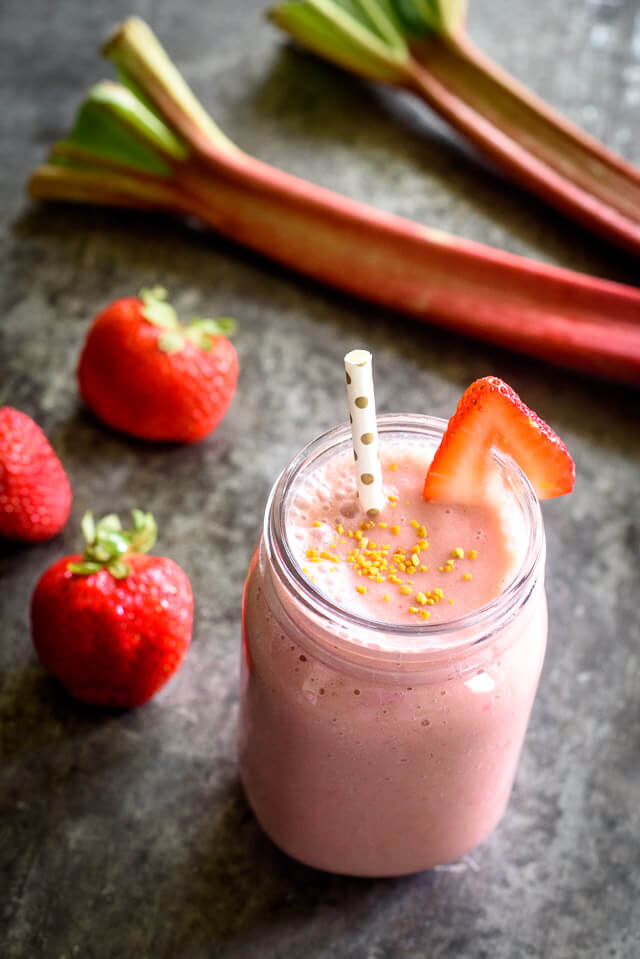 strawberry-rhubarb-smoothie