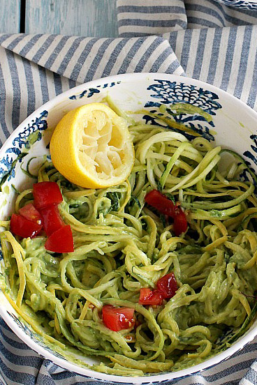 zucchini-noodles-with-avocado-sauce-8002